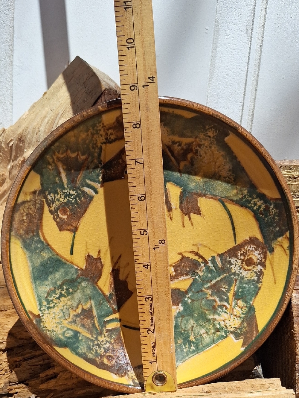 Yellow and Green Fish Motif Decorative Ceramic Bowl - Signed - Picture 10 of 10